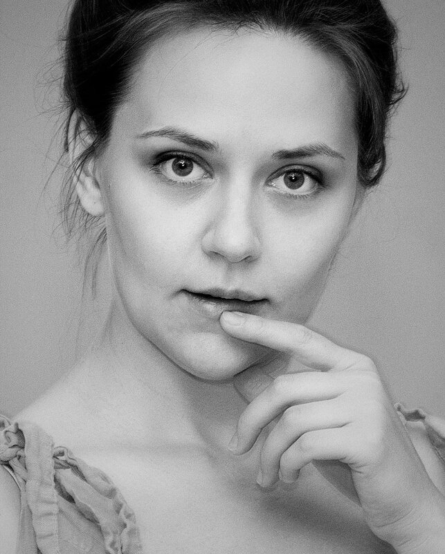 Задумалась Инна... - Svyatoslav [Artisan] Ph.