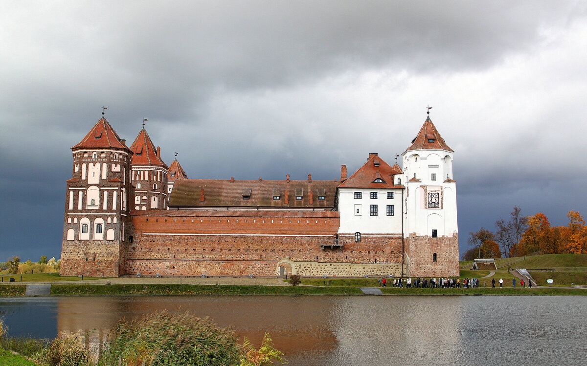 МИРСКИЙ ЗАМОК - Елена Даньшина