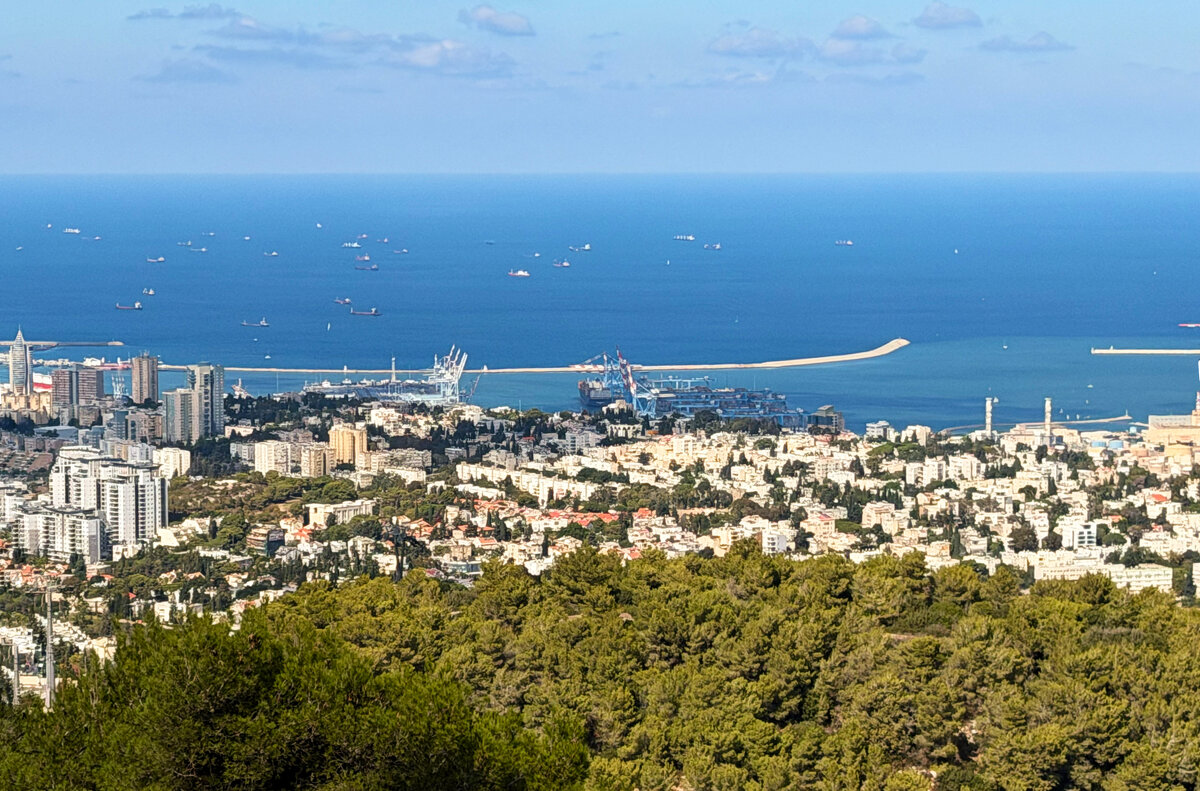 Порт Хайфы  с вершины горы - Александр Деревяшкин