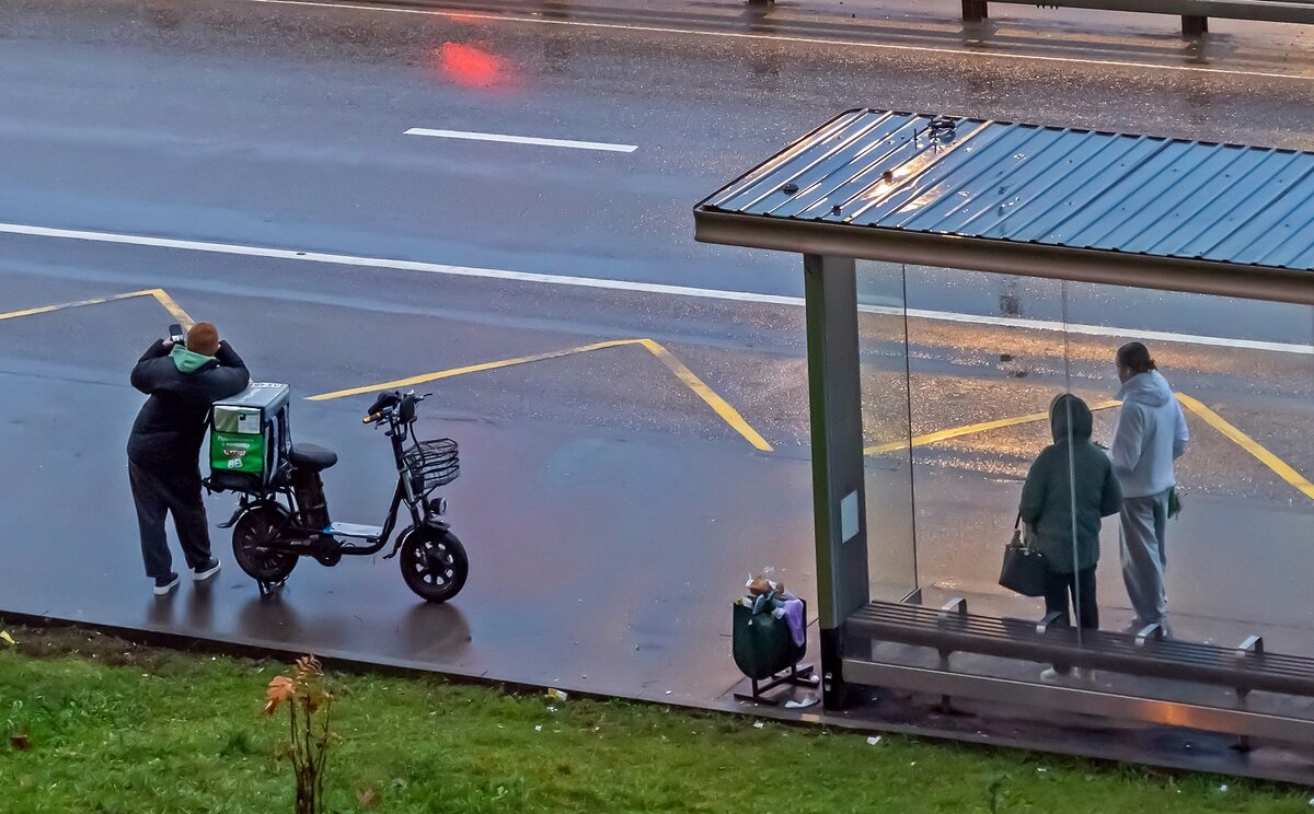 Зарядка закончилась - автобус вам в помощь - Валерий Иванович