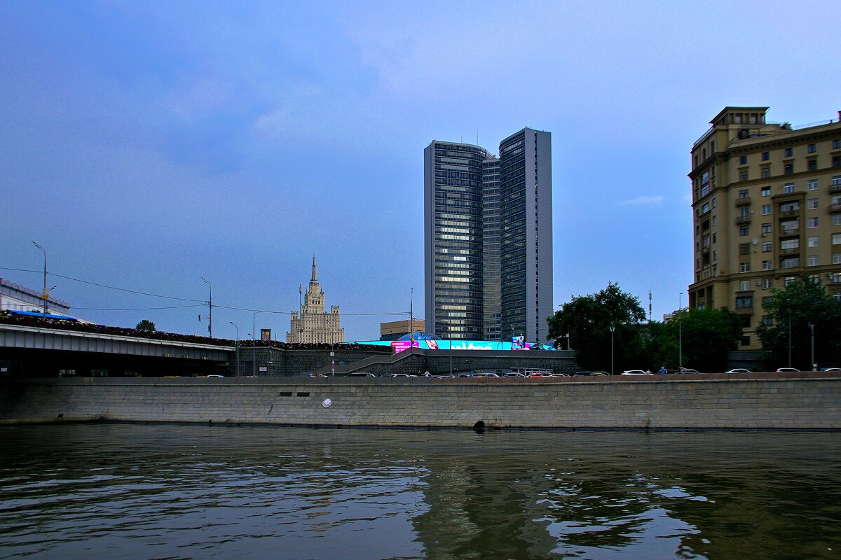 Москва. Вечерняя прогулка по реке - Владимир Мигонькин Москва. Вечерняя прогулка по реке - Владимир Мигонькин