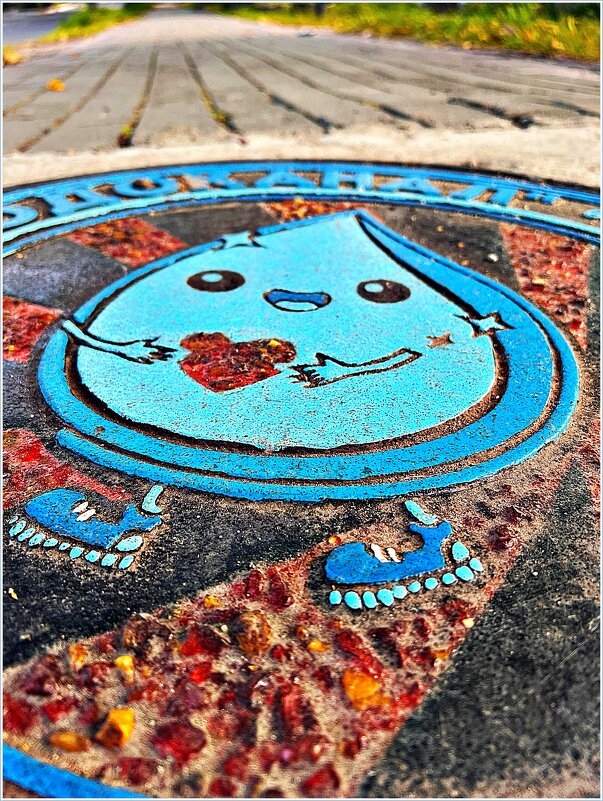 Крышка люка с янтарём. - Валерия Комова