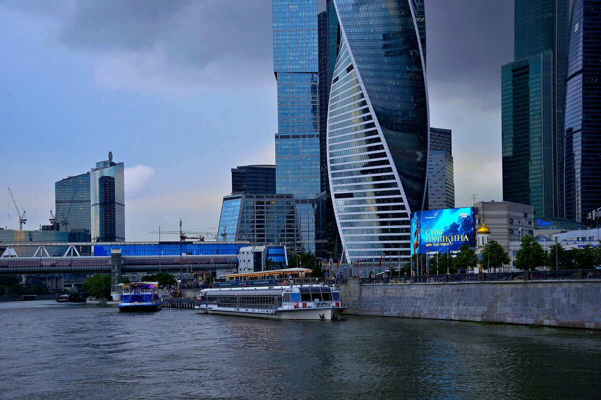 Москва. Вечерняя прогулка по реке - Владимир Мигонькин