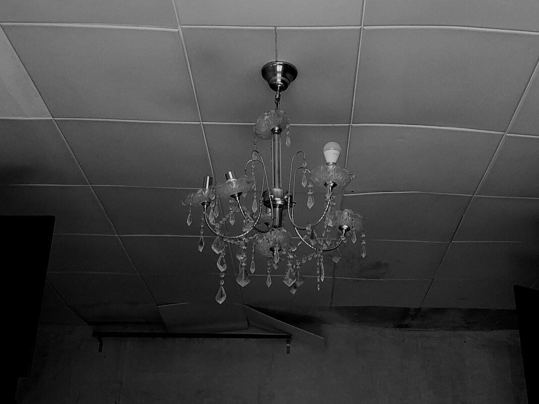 и лампа не горит и врут календари.... - Артём 