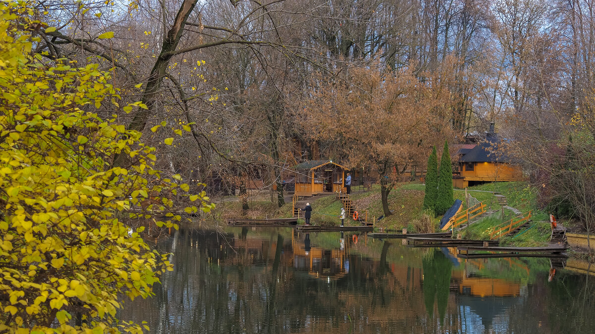 Где то на ВДНХ - юрий поляков