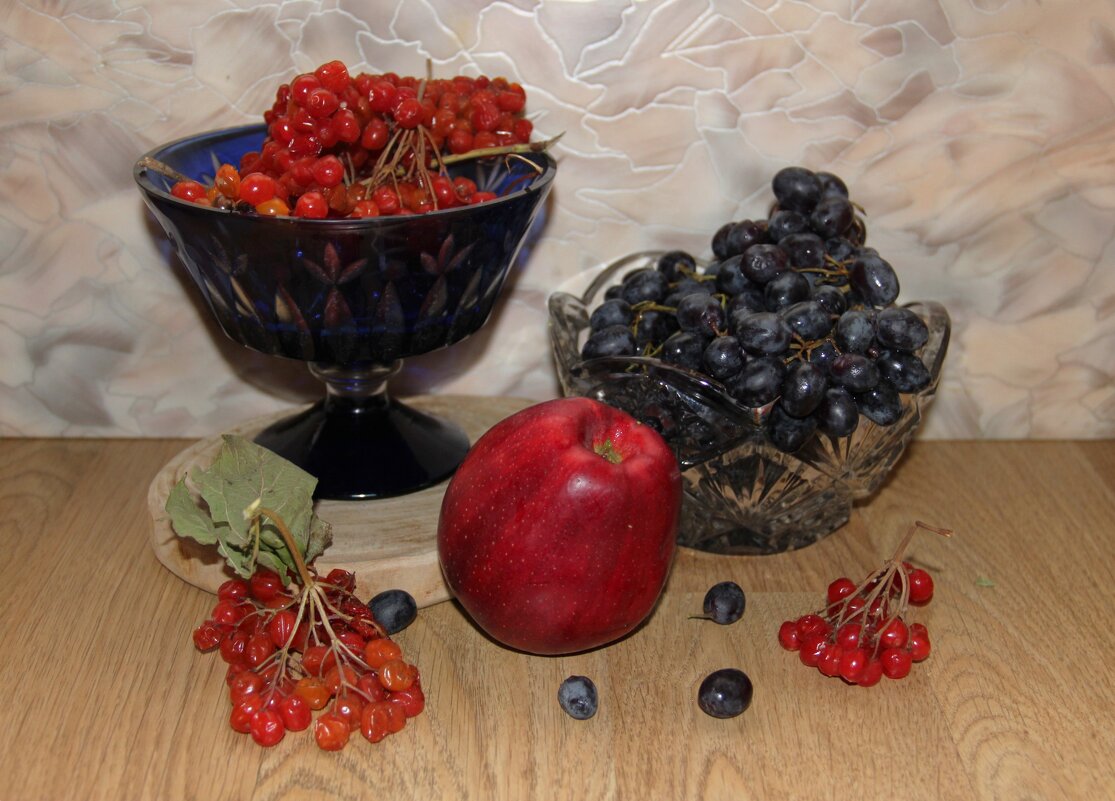 Ваза с фруктами - Венера Чуйкова