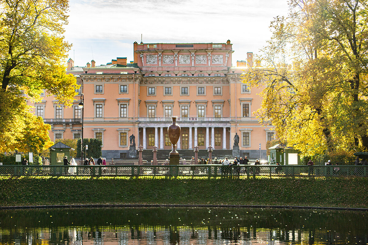 В Летнем саду - Ирина Соловьёва