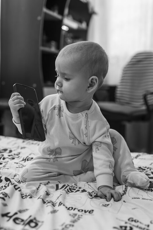 Интересно, у деда телефон ударопрочный. - Вадим Басов