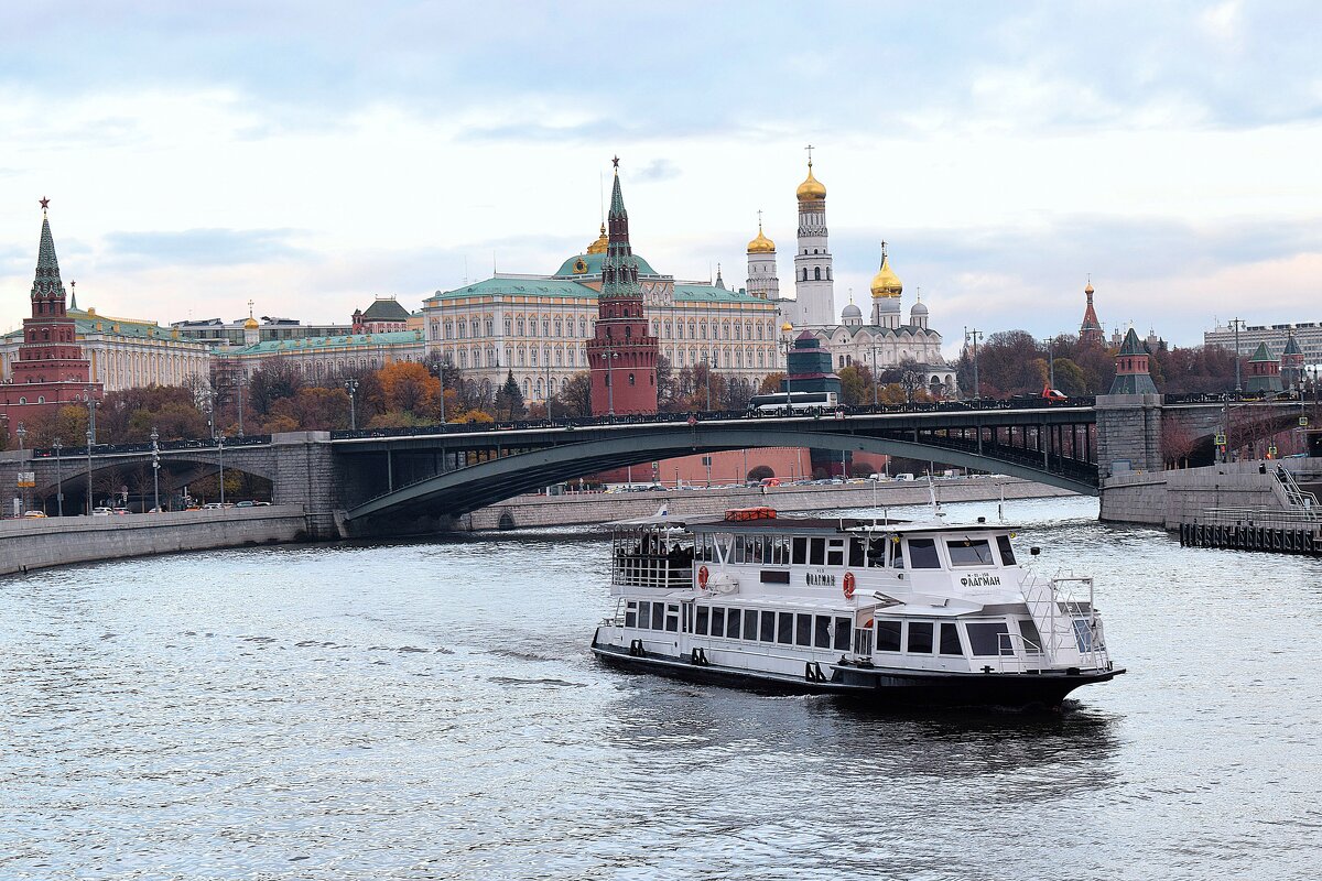 Кремль. Вид с Патриаршего моста. - Татьяна Помогалова