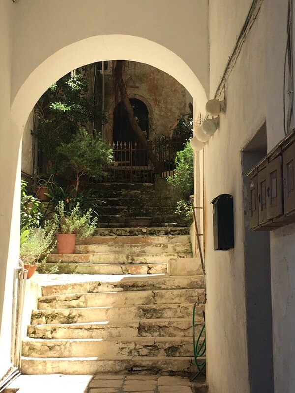 Дворик - Ольга Савельева 