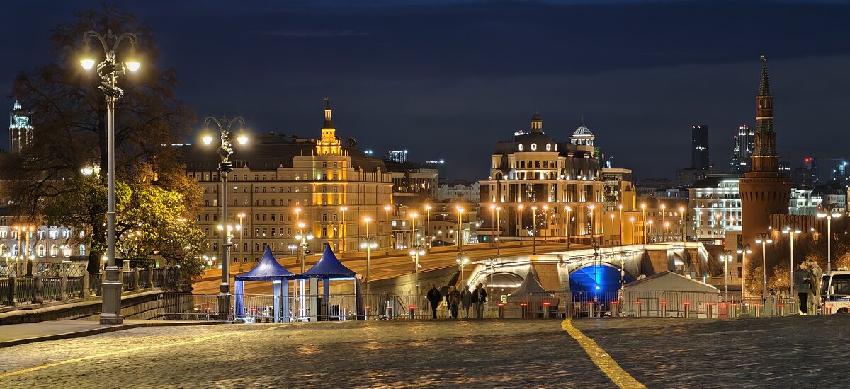 Большой Москворецкий мост - <<< Наташа >>>