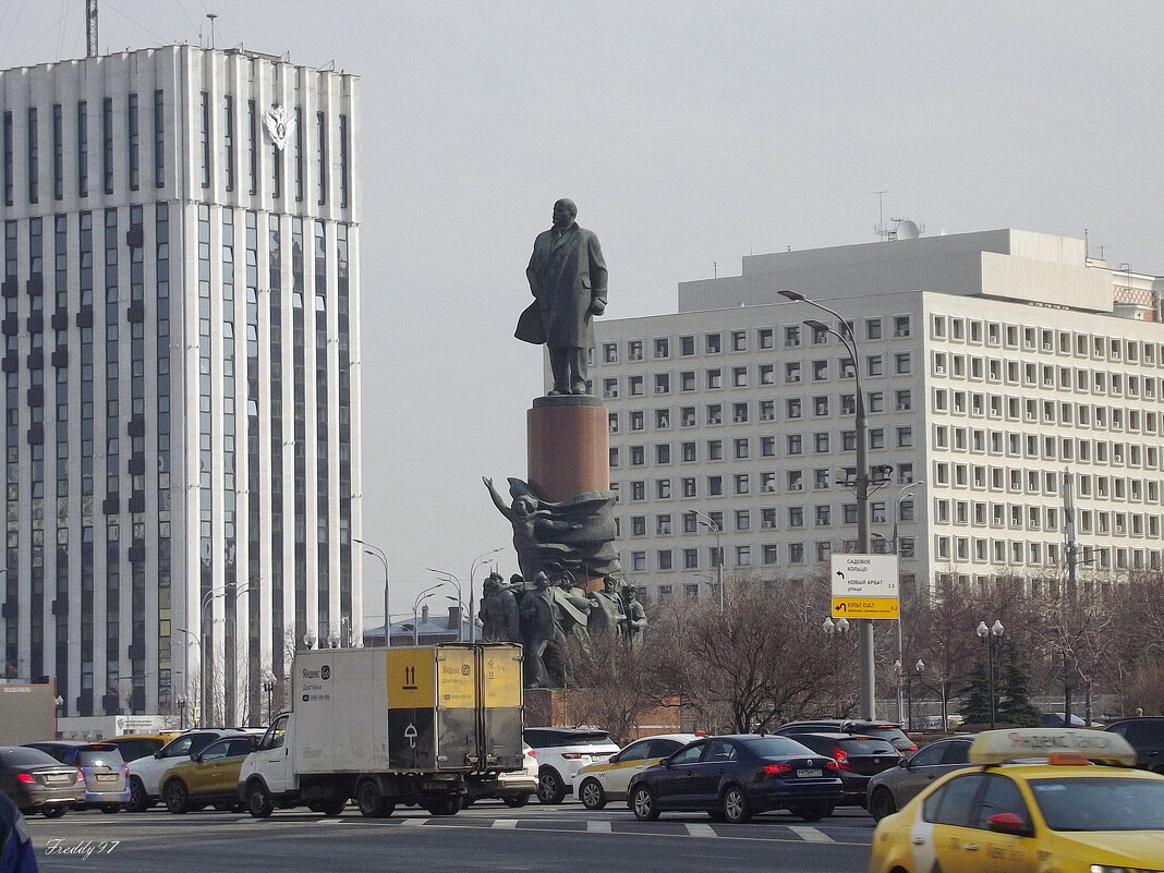 Памятник Ленину в Москве на Калужской площади - Freddy 97 Памятник Ленину в Москве на Калужской площади - Freddy 97