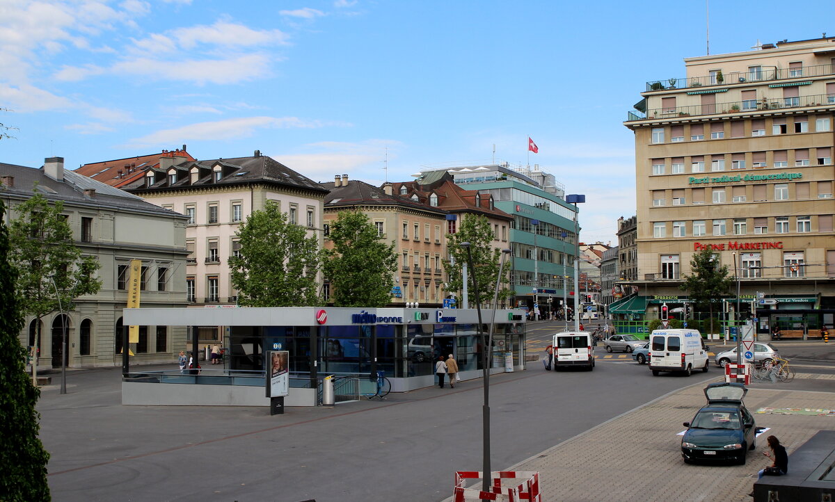 Лозанна. Вход в метро. - tatiana 