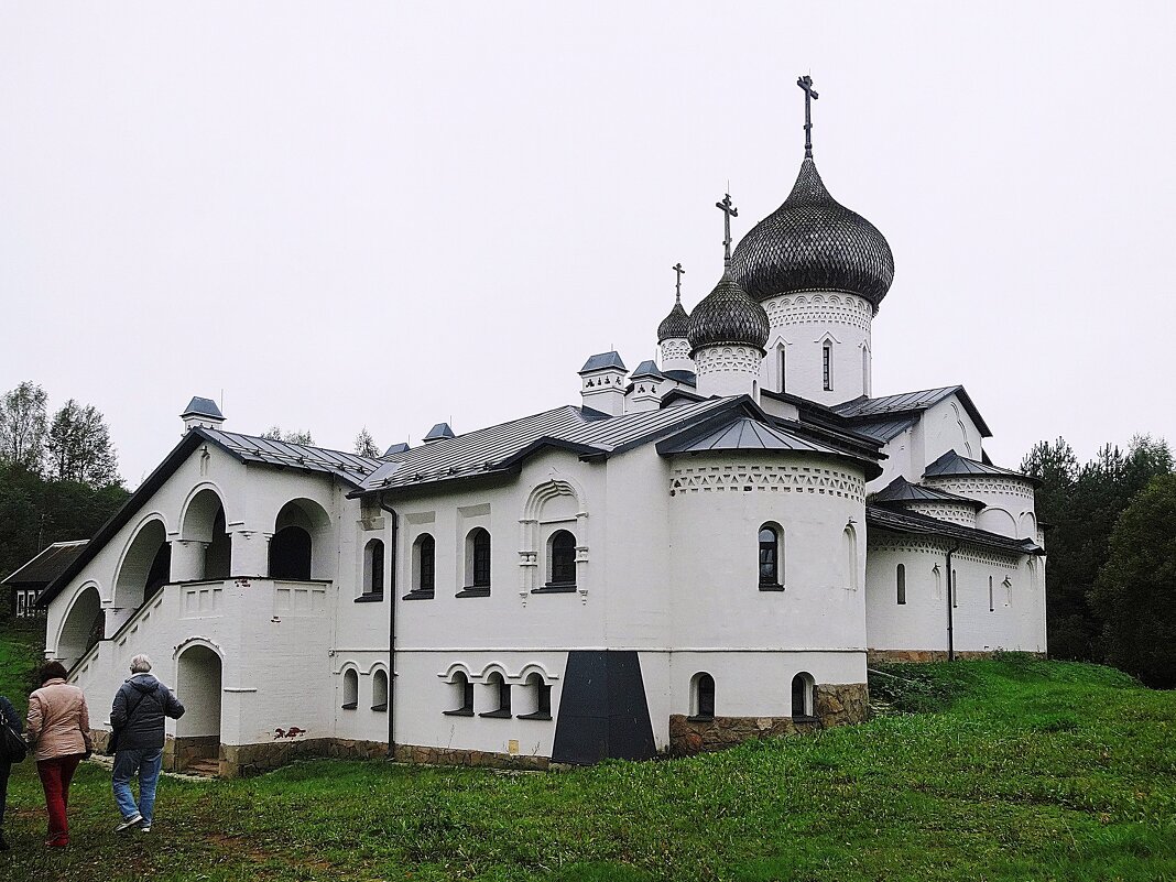 Свято-Троицкий скит Воскресенского Новодевичьего монастыря - Лидия Бусурина Свято-Троицкий скит Воскресенского Новодевичьего монастыря - Лидия Бусурина