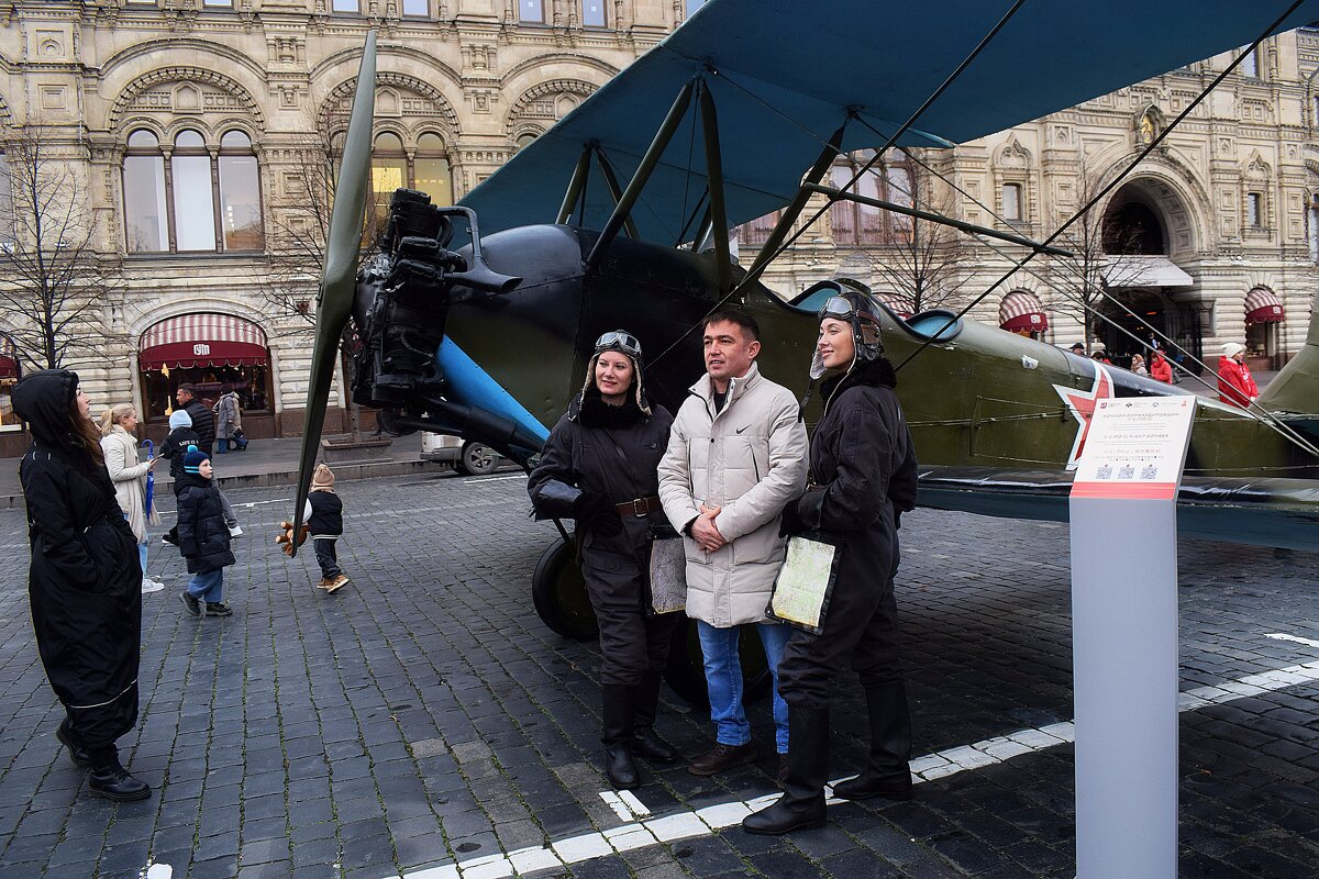 У ночного бомбардировщика У -2 (ПО - 2) - Татьяна Помогалова