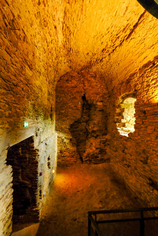 Самая старая часть замка Сюсиньо XIII век - Георгий А Самая старая часть замка Сюсиньо XIII век - Георгий А