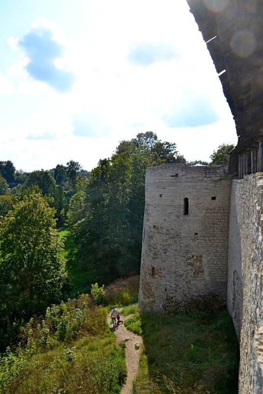 Изборская крепость - главный форпост Средневековой Руси здесь - Виктор Осипчук