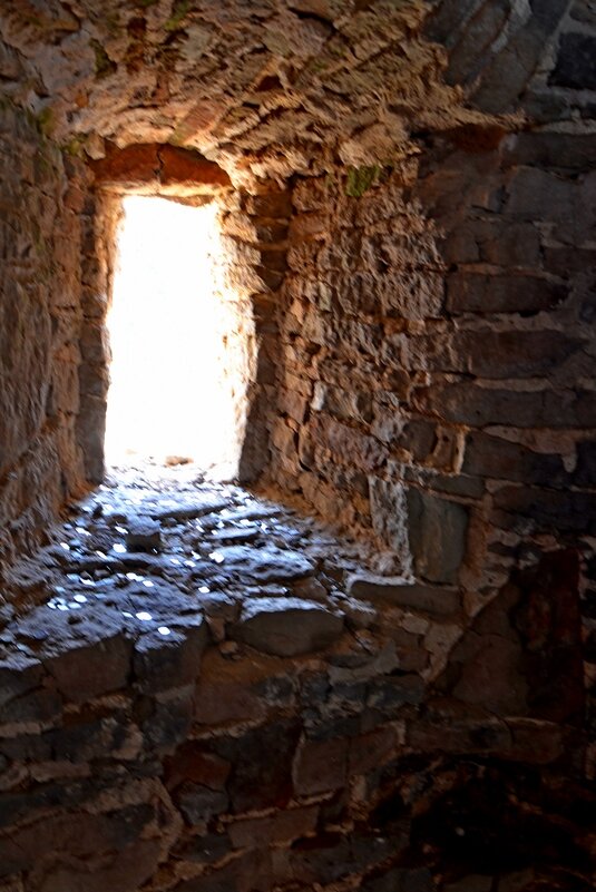 Изборская крепость - главный форпост Средневековой Руси - Виктор Осипчук