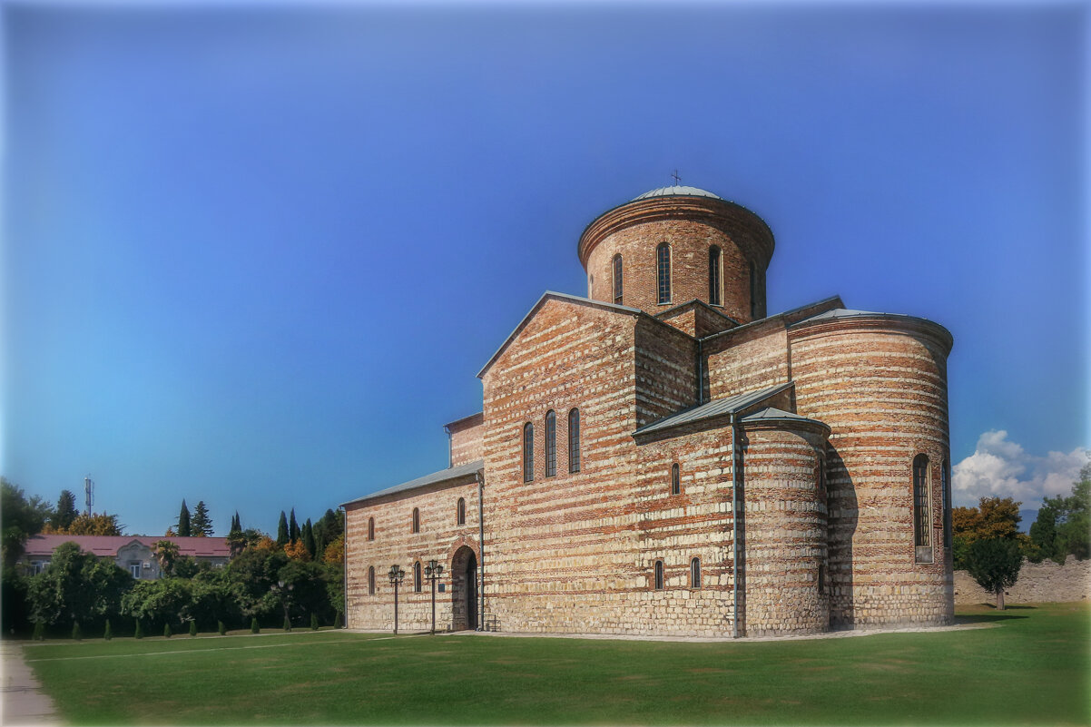 Патриарший собор в Пицунде - AZ east3 Патриарший собор в Пицунде - AZ east3