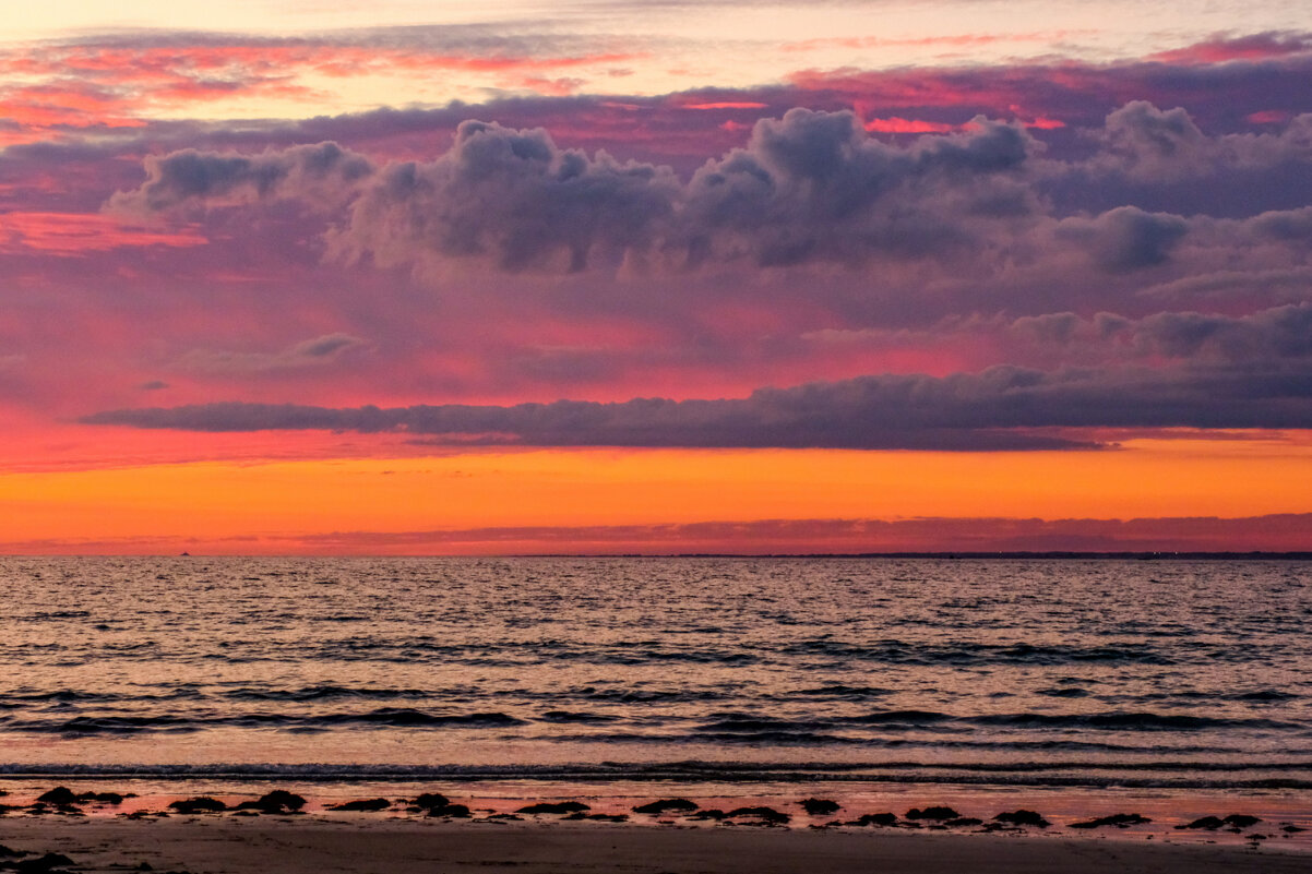 Завершается закат, цвет другой - Георгий А