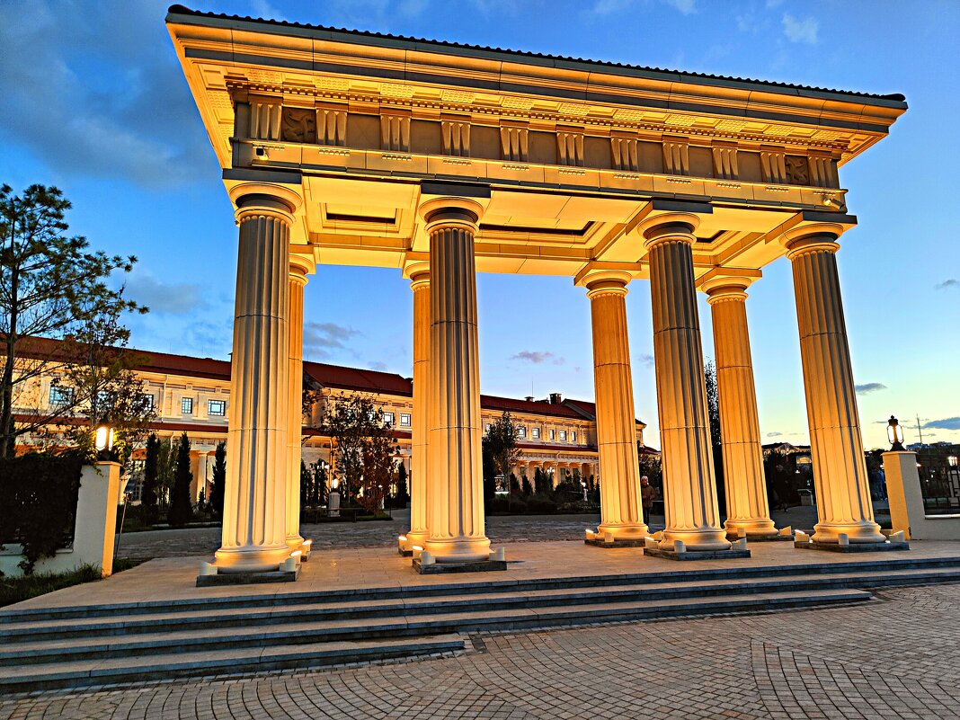 Колоннада в Екатерининском парке. - Виктор Мухин