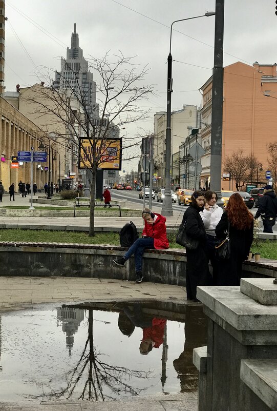 У метро. - Любовь 