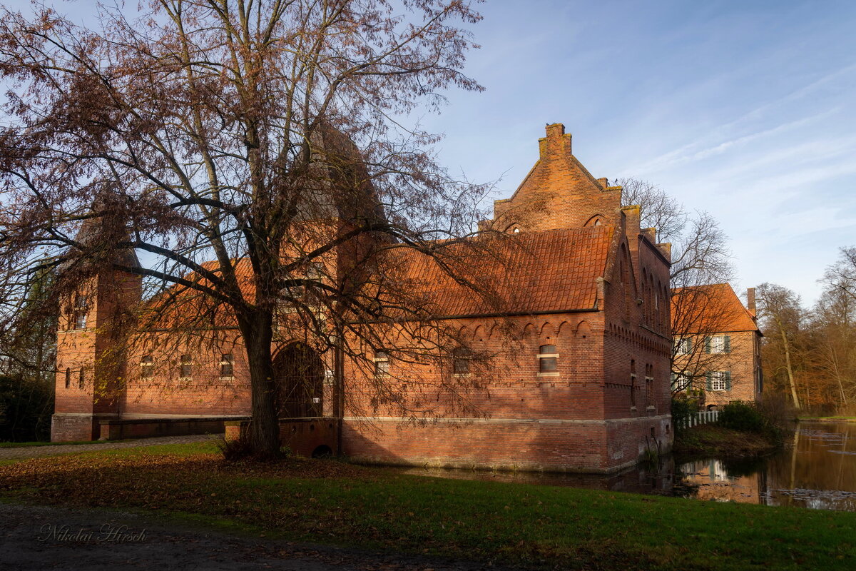 Замок в Легдене... - Николай Гирш
