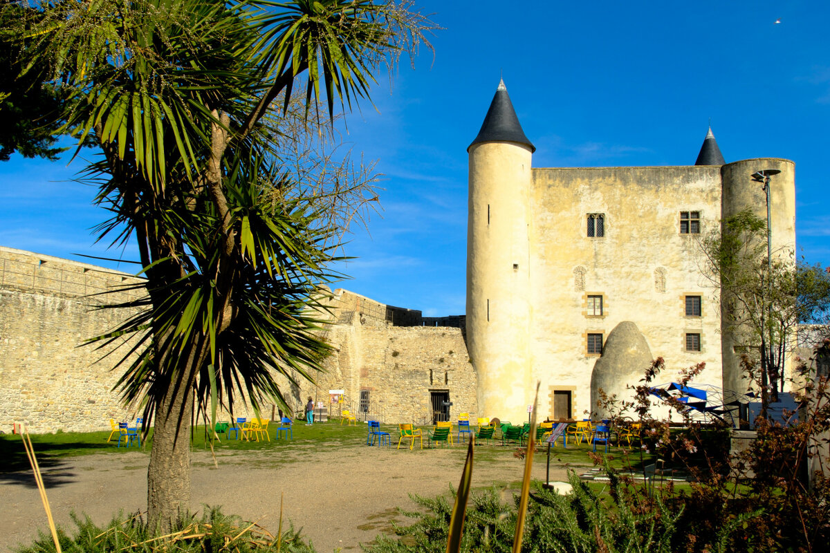 замок острова Нурамутье XII век - Георгий А