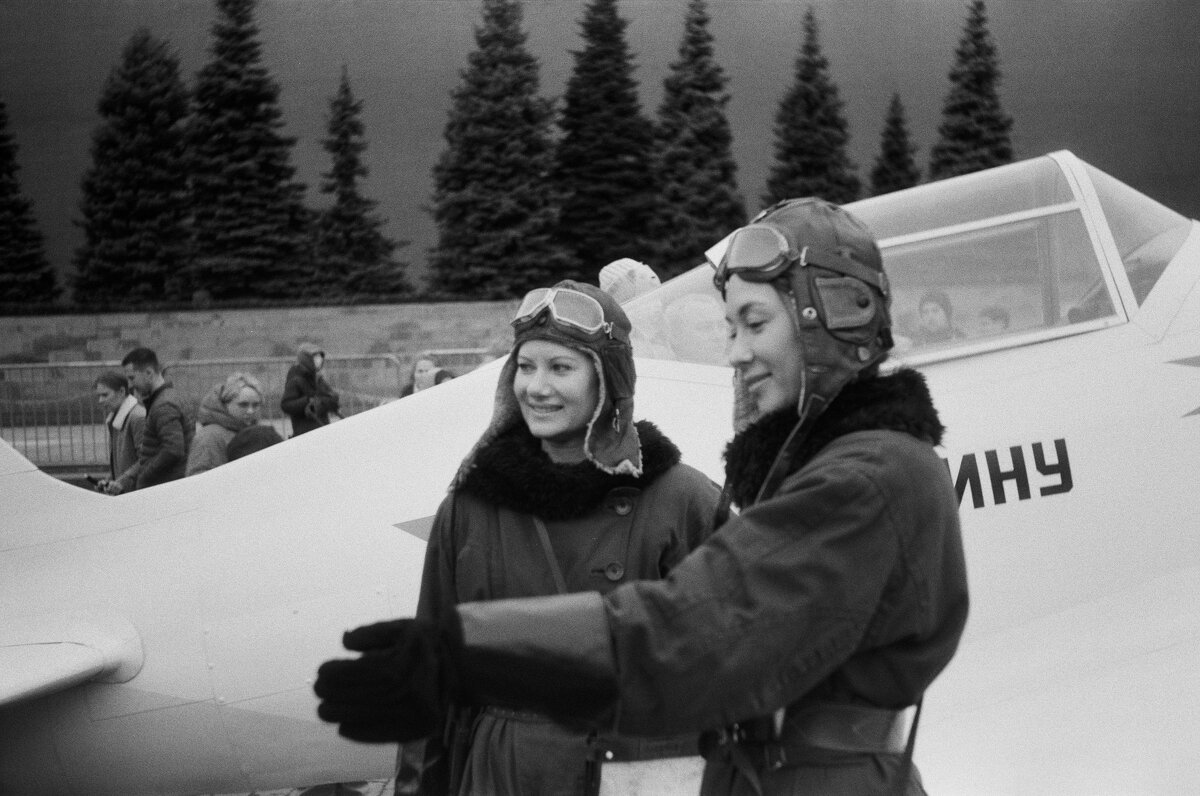 Лётчицы - Сергей Золотавин