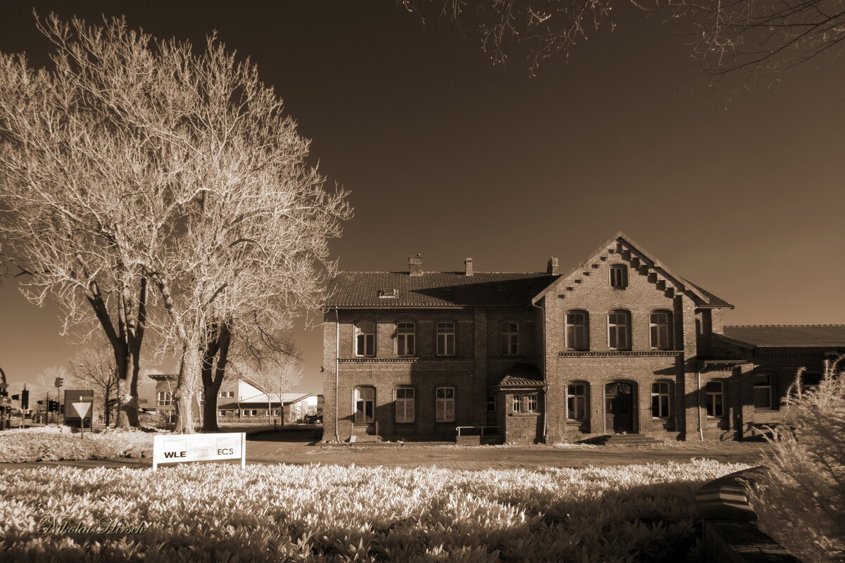 Старый вокзал... - Николай Гирш