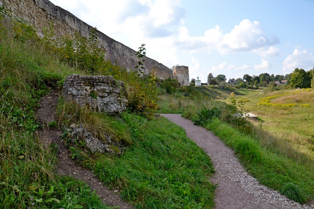 Изборская крепость - главный форпост Средневековой Руси - Виктор Осипчук