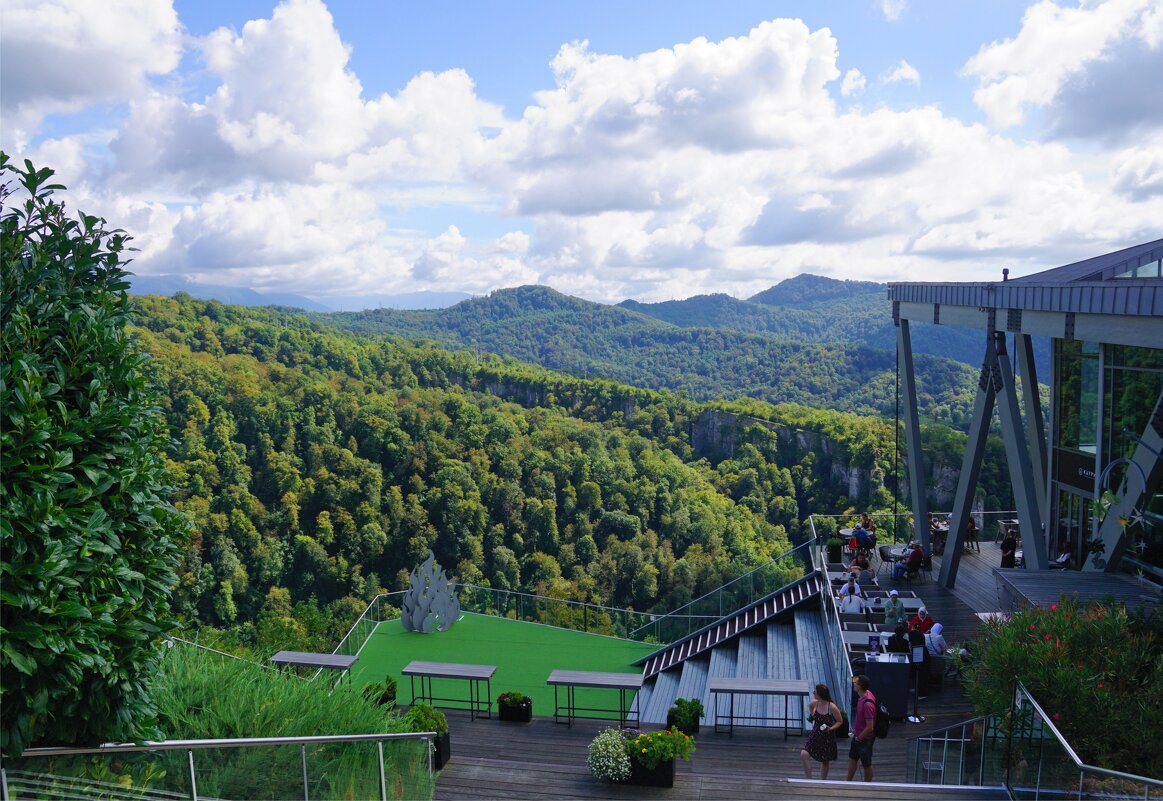 Сочинские горы с подвесного моста - Наталия Григорьева