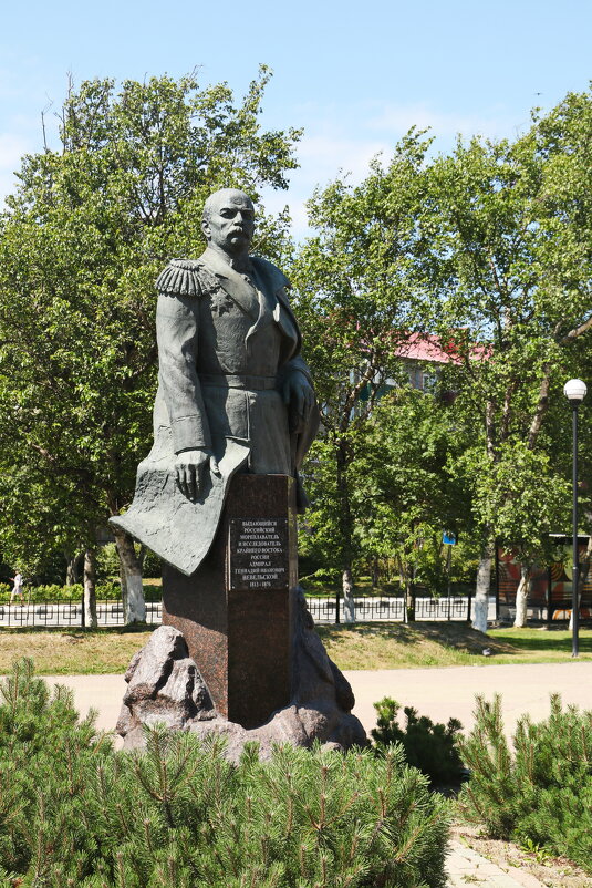 Памятник Г.И.Невельской. г.Корсаков. Сахалин. - Ирина Нафаня