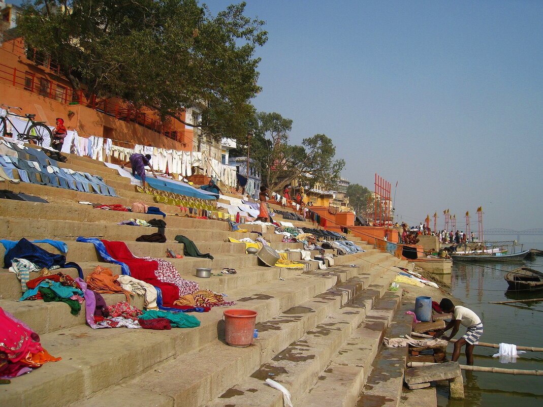 Постирушки на набережной Варанаси. - unix (Илья Утропов)