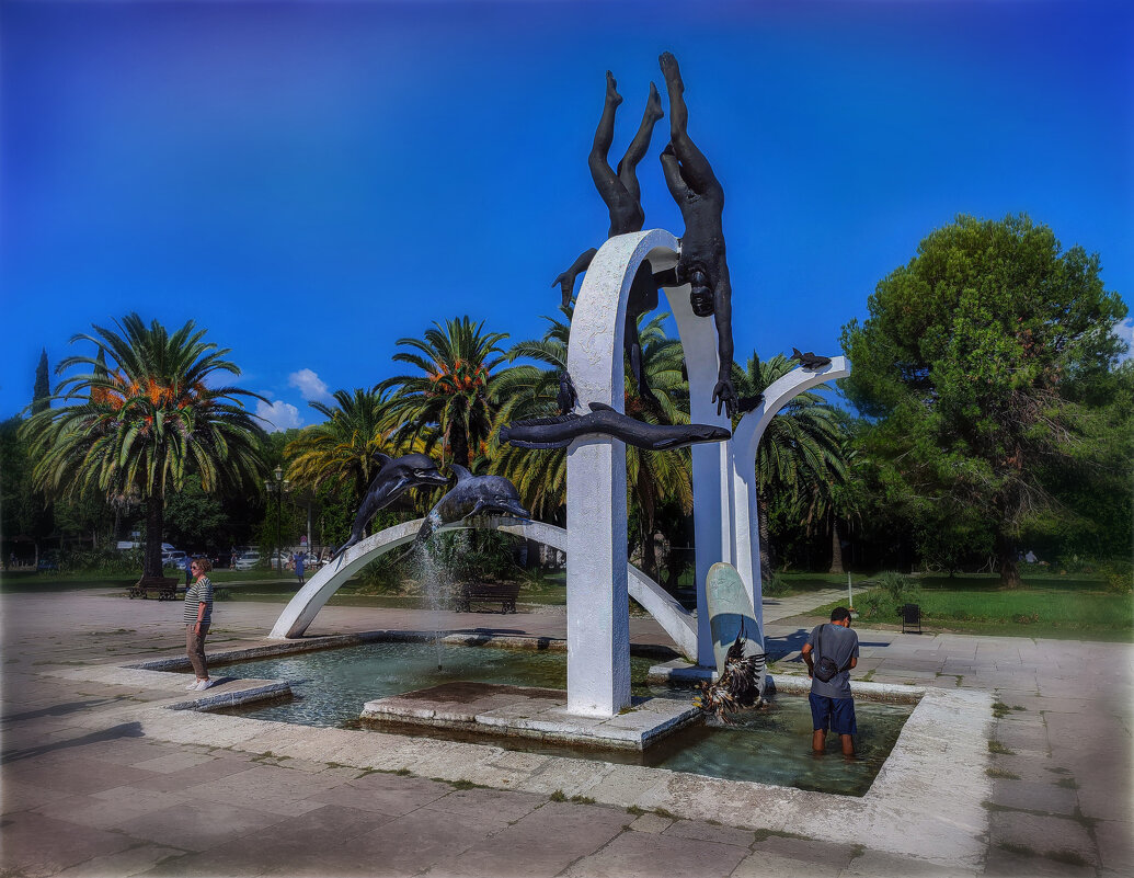 Купание орла в фонтане - AZ east3 Купание орла в фонтане - AZ east3