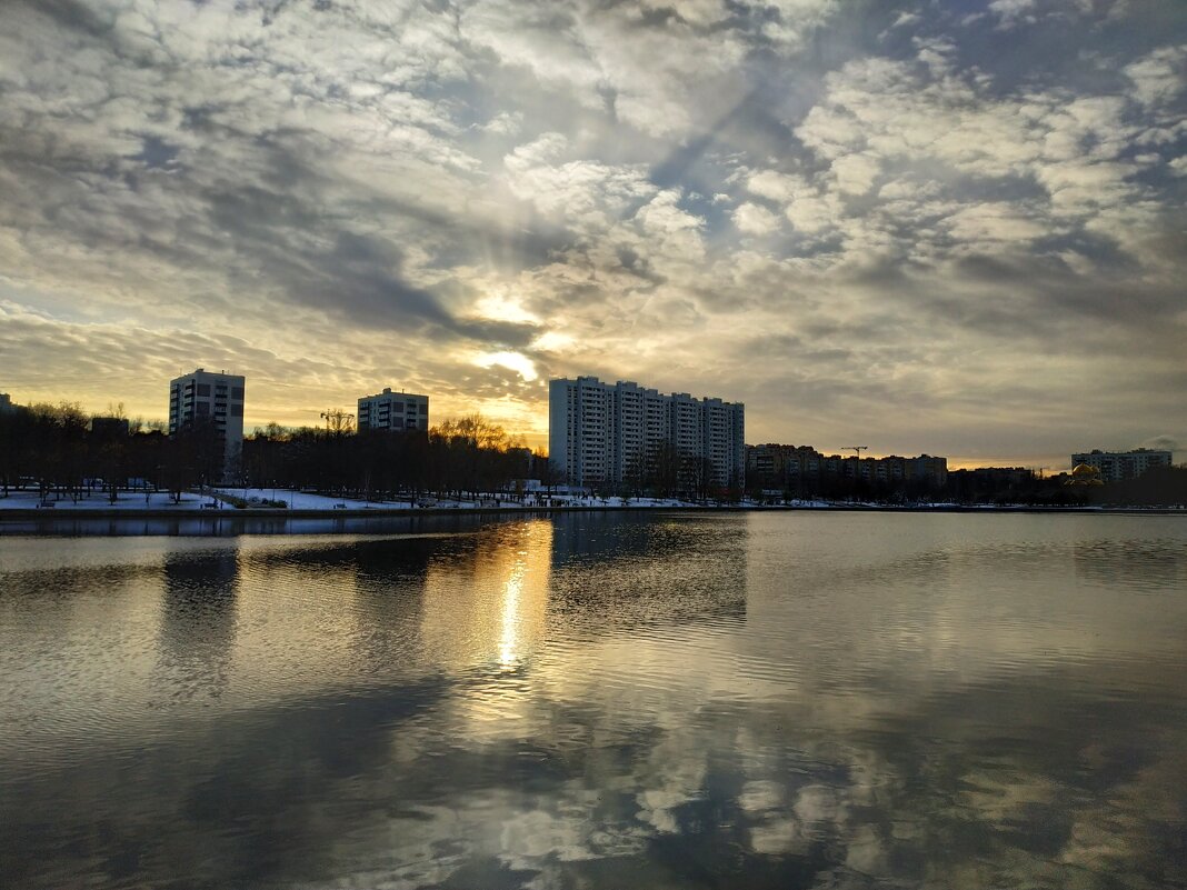 Предзимье в городе - Андрей Лукьянов