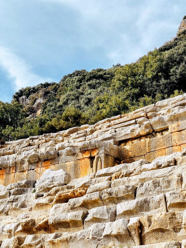 Развалины древнего амфитеатра - Георгиевич 