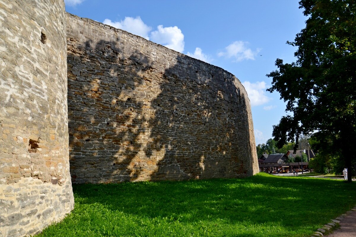 Изборская крепость - главный форпост Средневековой Руси - Виктор Осипчук