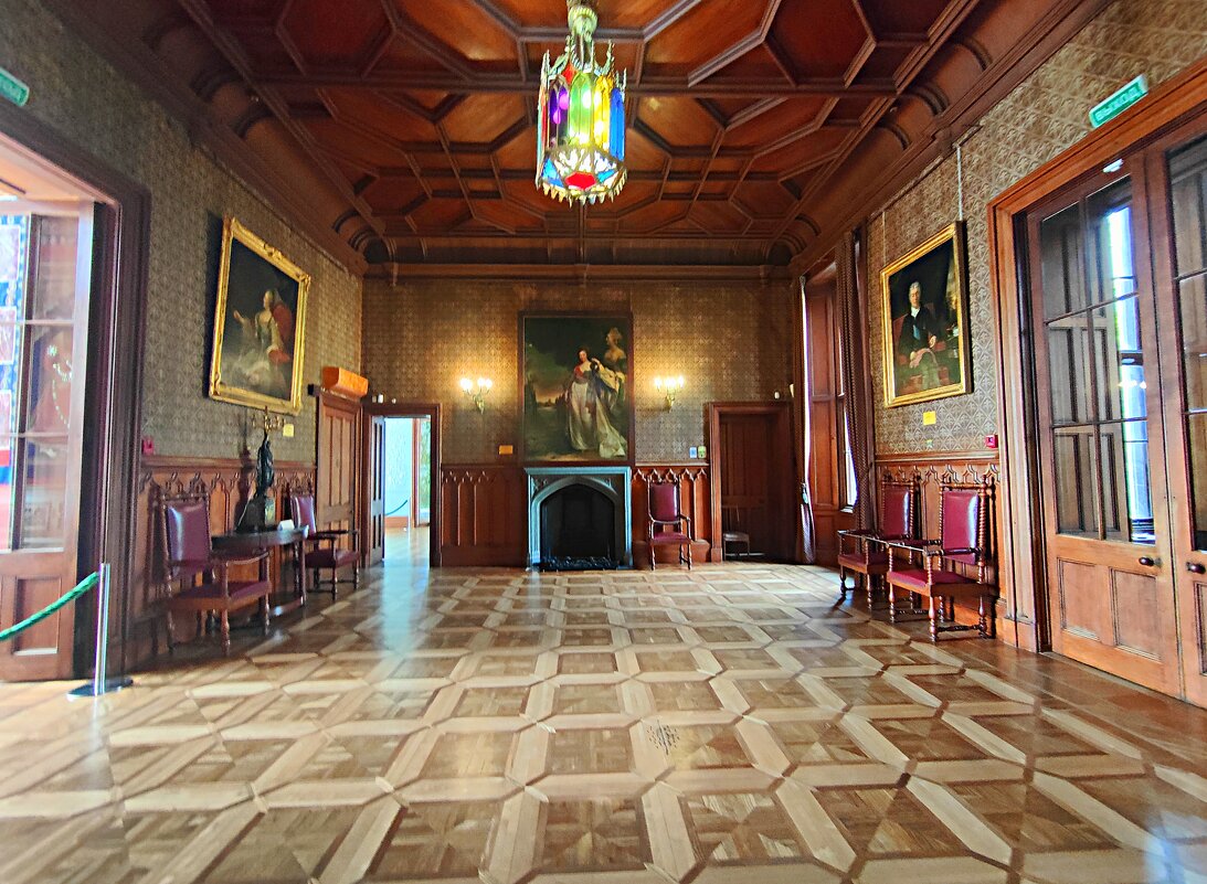 Парадный вестибюль. - Виктор Мухин