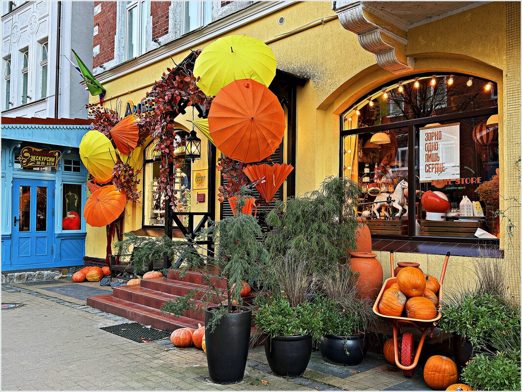 Утро у магазина авторских украшений. - Валерия Комова Утро у магазина авторских украшений. - Валерия Комова