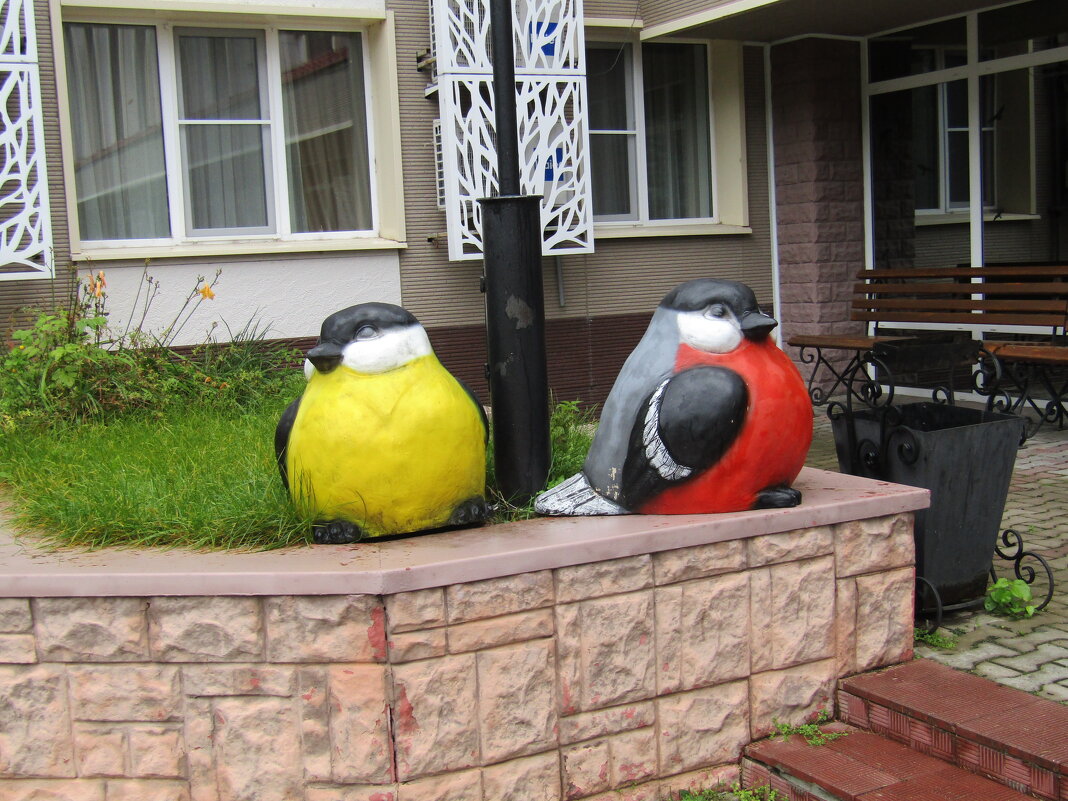 У ресторана. Как тут не растолстеть... - Galaelina ***