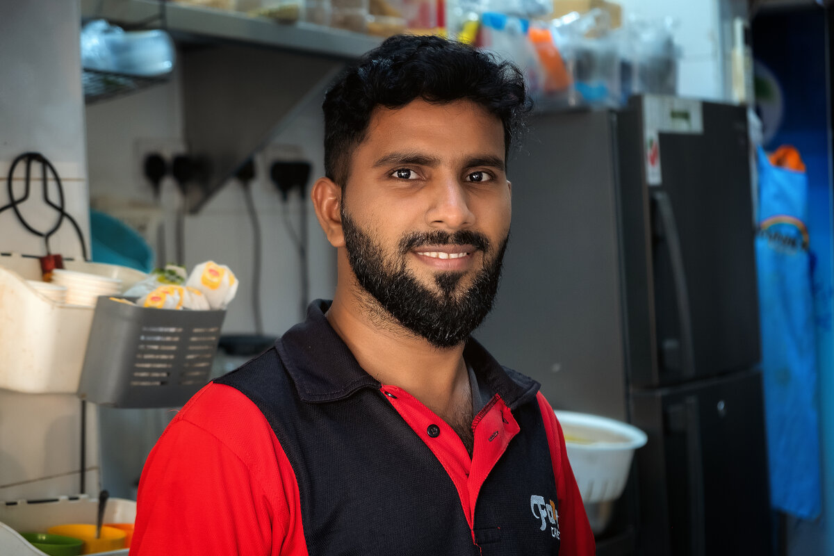 ПРОДАВЕЦ ШАУРМЫ (АДЖМАН ОАЭ) - Александр 