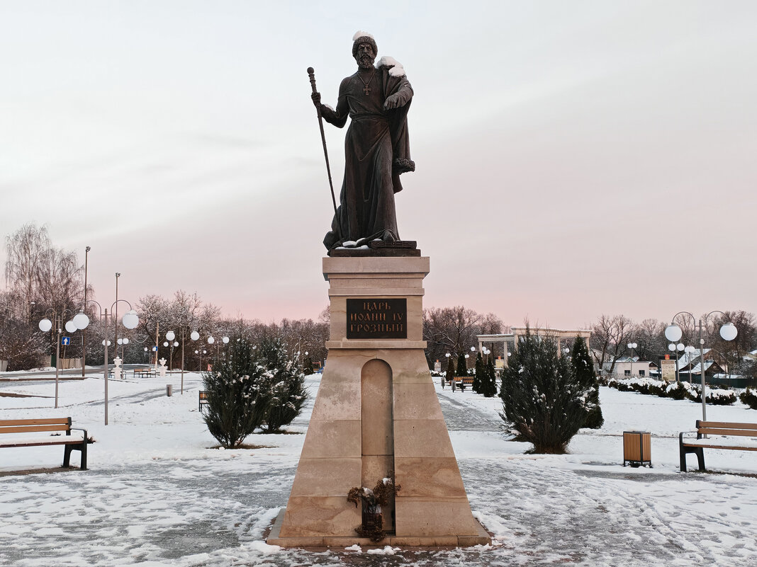 Памятник на набережной / Царь Иоанн IV Грозный - Денис Бочкарёв