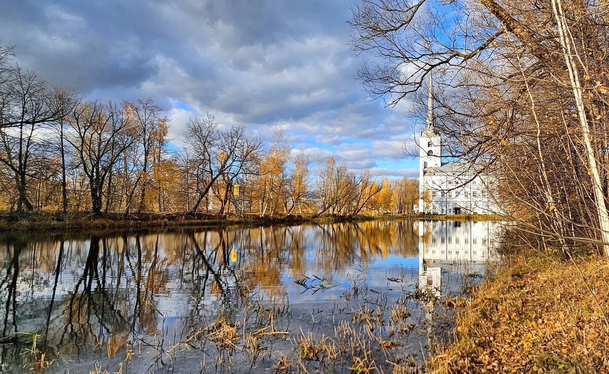 Краски осени. Петропавловский парк. - Михаил Свиденцов