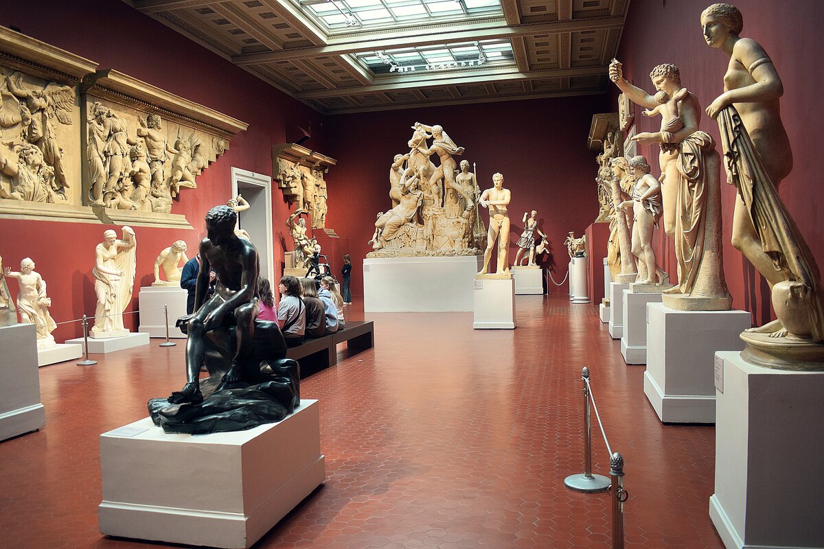 В Греческом зале Пушкинского музея. - Татьяна Помогалова