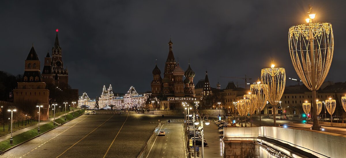 Васильевский спуск - <<< Наташа >>>