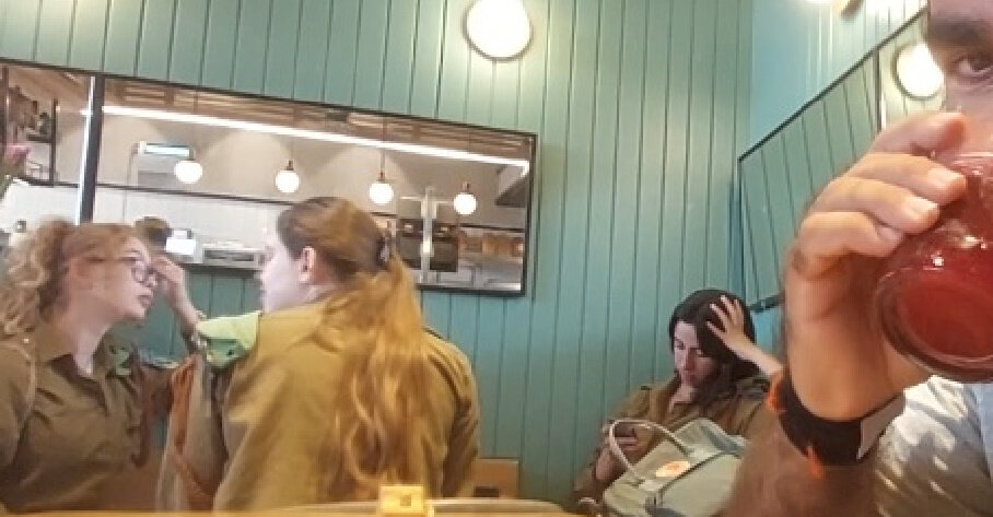 114 (160) - CLOSE WAYS ALL