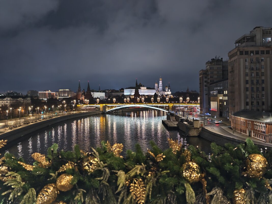 Ночная Москва с Патриаршего моста - <<< Наташа >>>