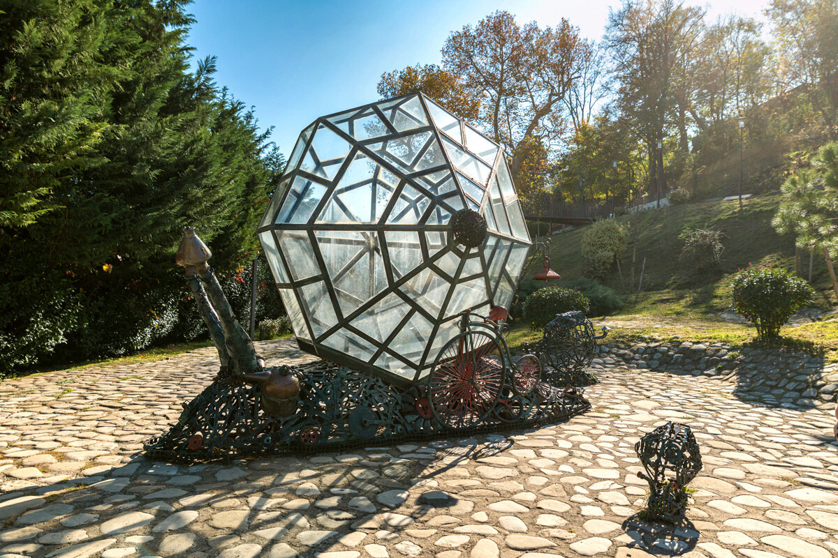 Арт инсталяция "Механическая улитка". Телави. Грузия. - Дина Евсеева