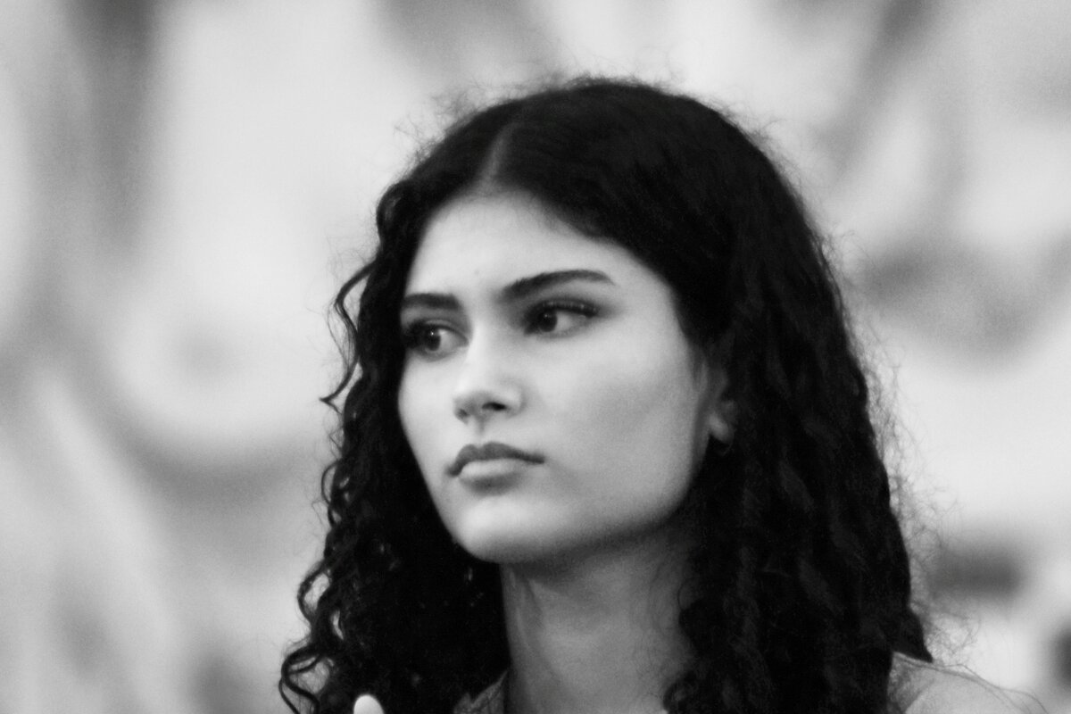 То ли девочка, а то ли виденье. - Юрий. Шмаков